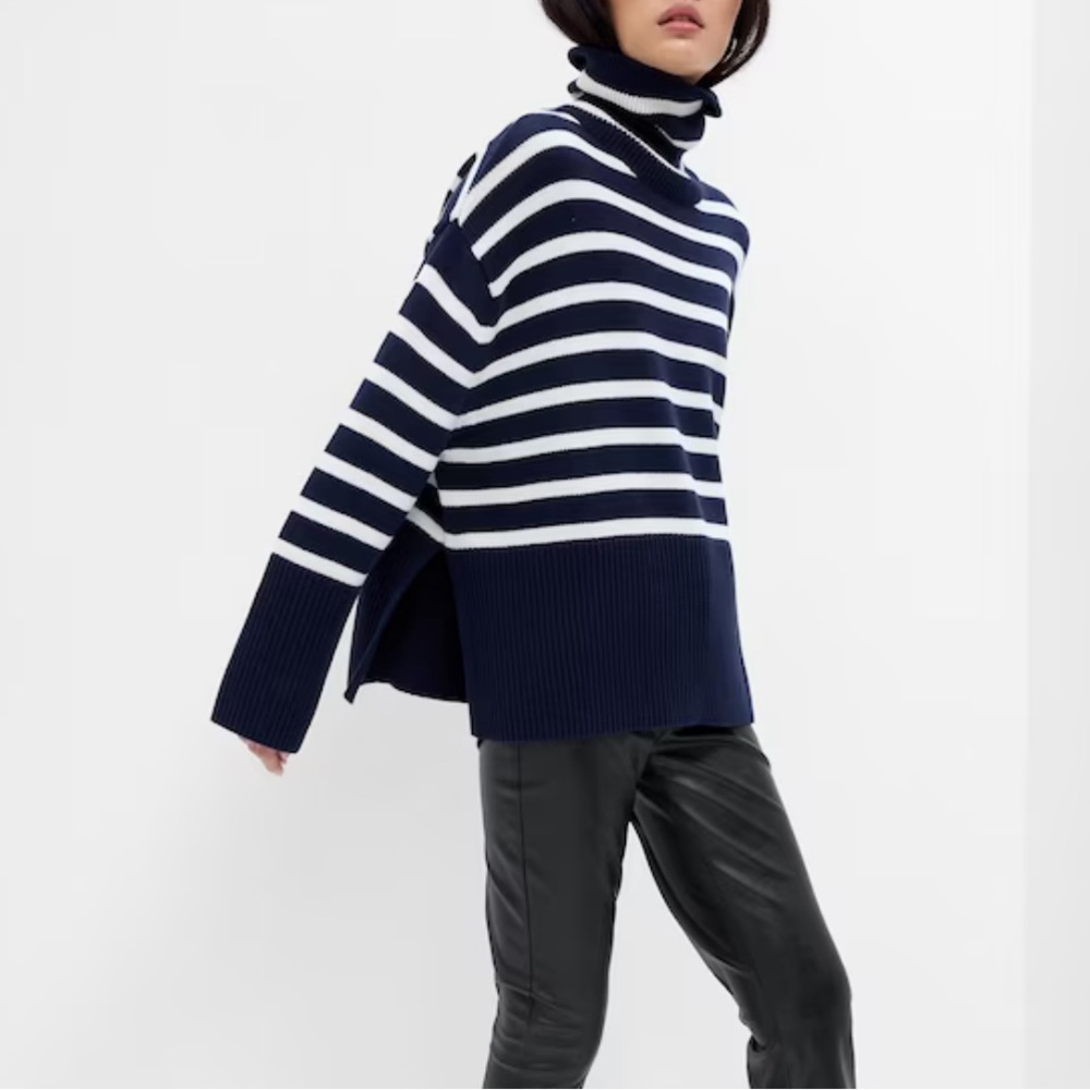 NWT Gap 24/7 Split-Hem Turtleneck Sweater